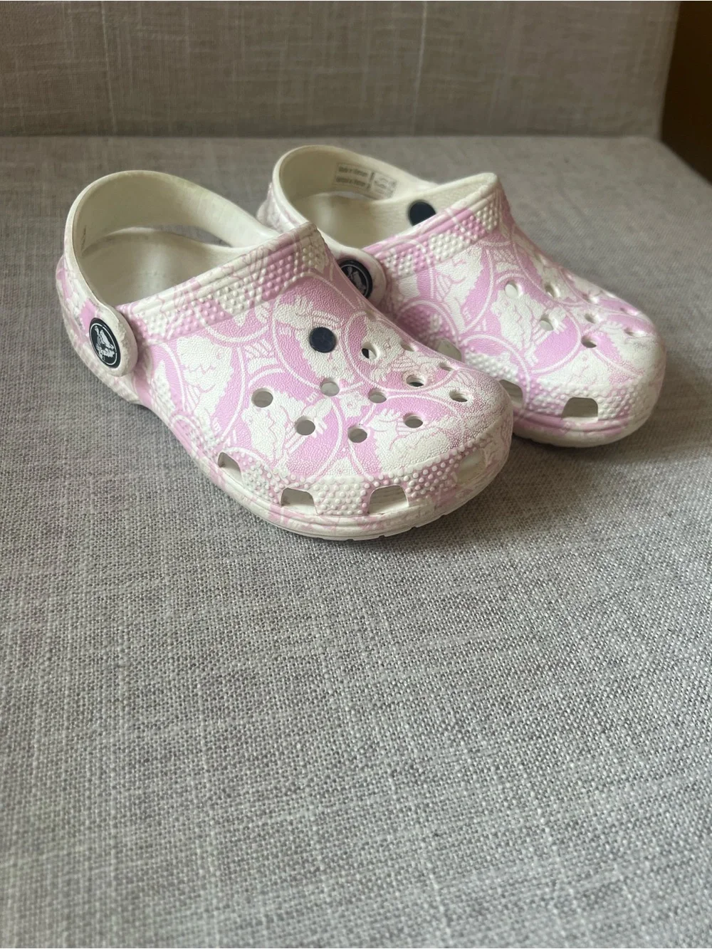CROCS Classic Clogs pink/white croc print, kids/girls 9, playground outdoors